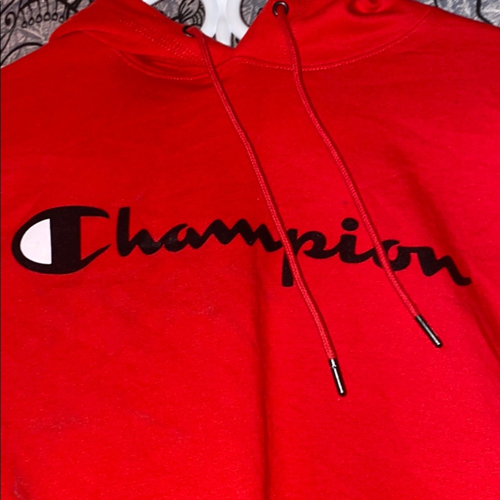 RED CHAMPION HOODIE‼️